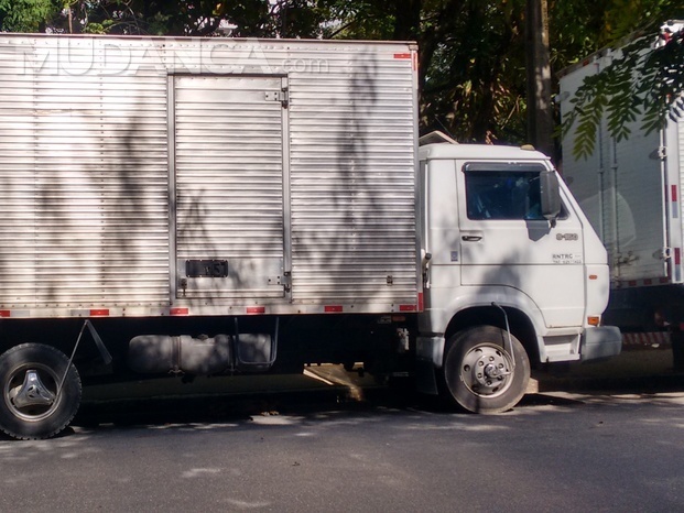 Caminhões novos e organizados